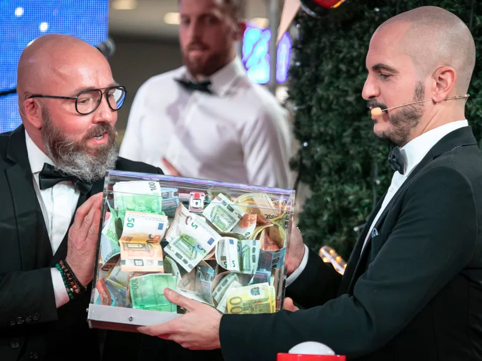 KAMYLEON MAGICIEN-ILLUSIONNISTE