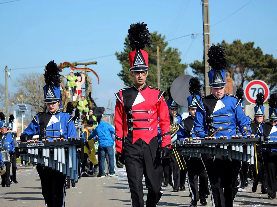 SHOW PARADE MBO
