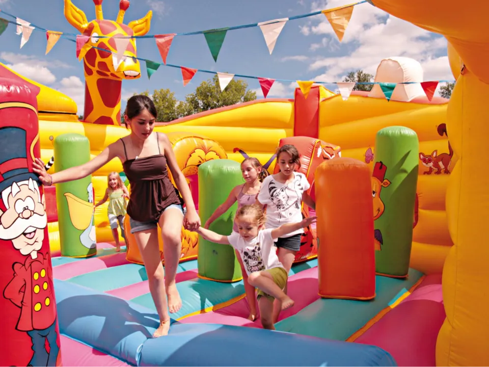 AU PAYS DES KANGOUROUS