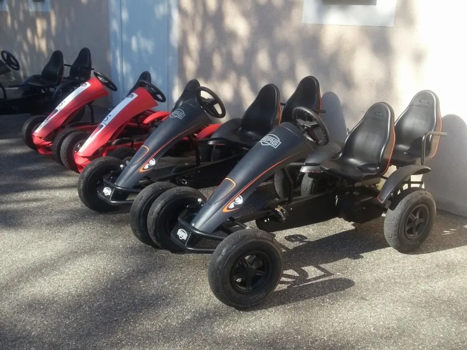 AU PARADIS DES PETITS