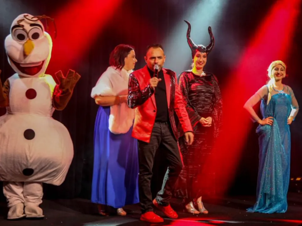 SHOW KAKAO ET REVUE CABARET MAJESTIC