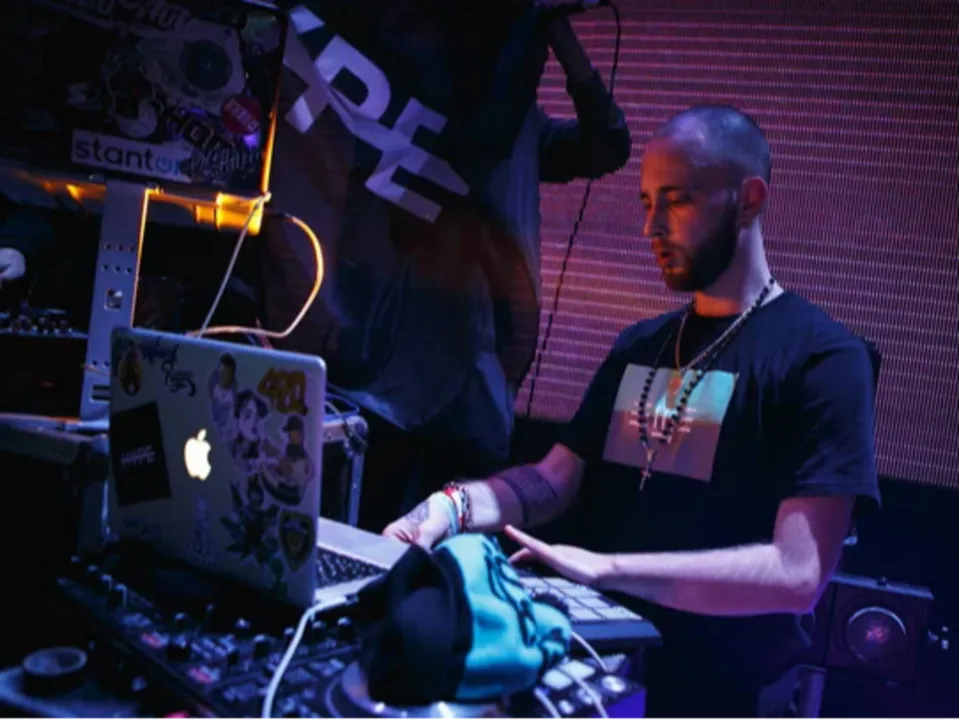 DJ NIght