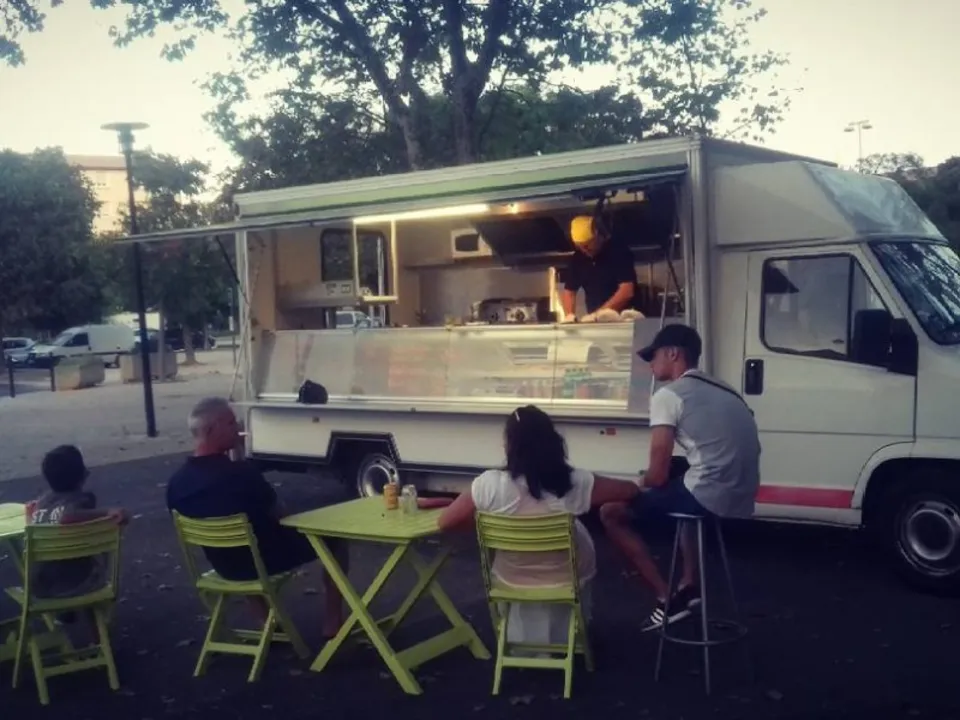 LES GRENADINES FOOD TRUCK
