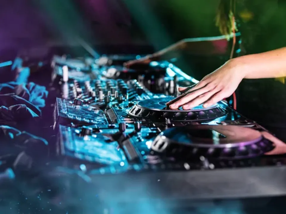 DJ.MCCA