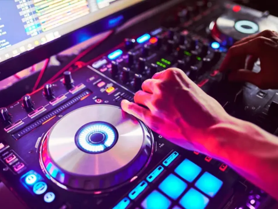 DJ.MCCA