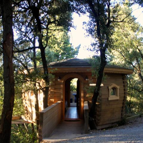 Les Cabanes dans les bois
