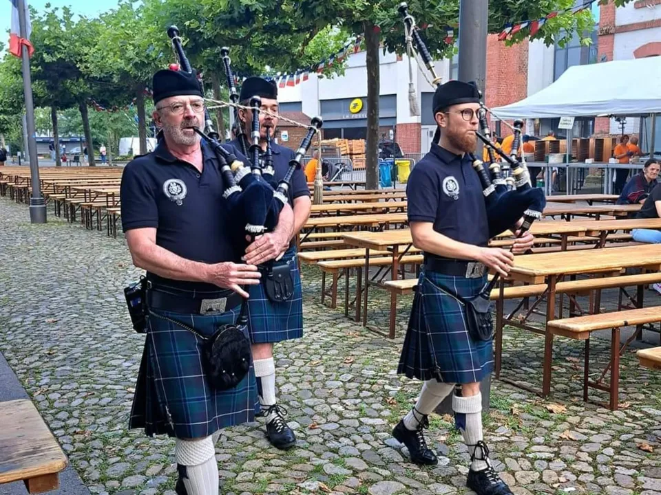 Highland Dragoons Pipe Band