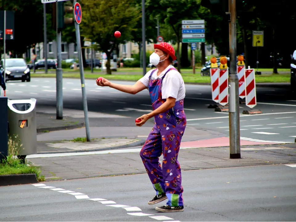 LES CLOWNS DES QUATRE CHEMINS