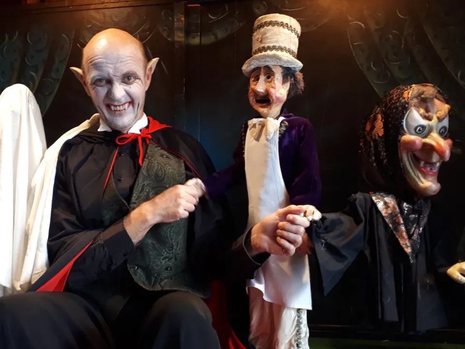 CIRCUS THEATRE RECRE MAGIC