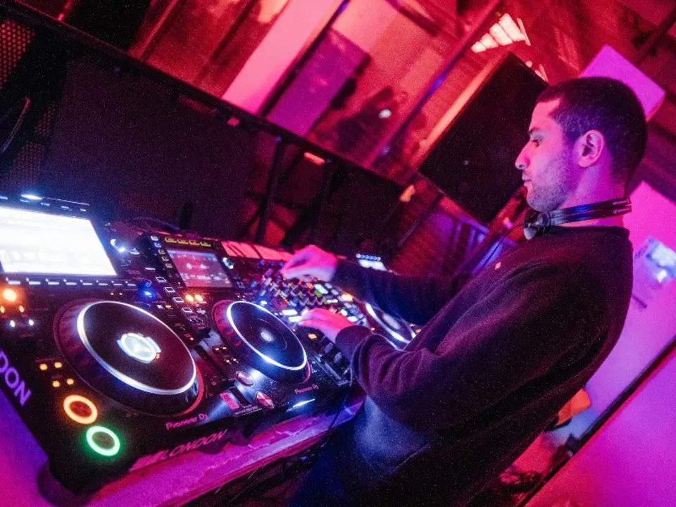 DJ OLIVIER NAVARRO