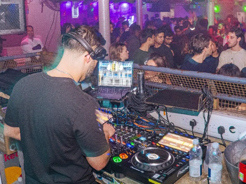 DJ POCKET