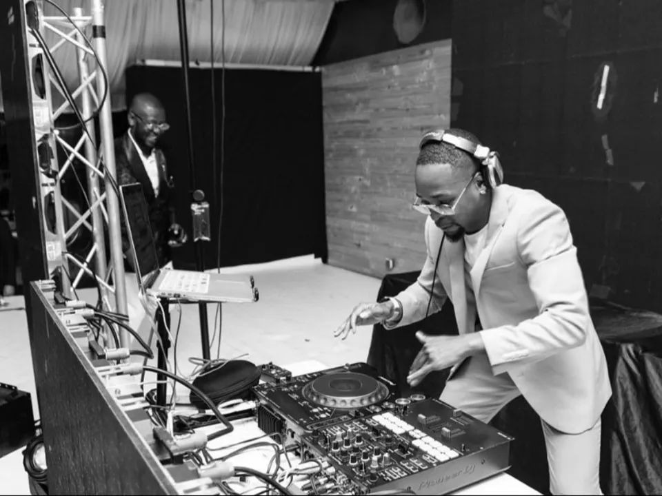 DJ KADOM