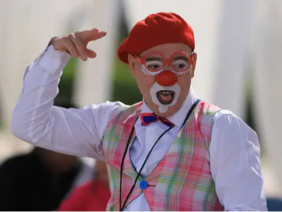 LE CLOWN POIL DECAROTTE
