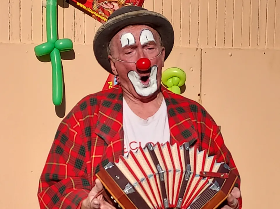 LE CLOWN POIL DECAROTTE