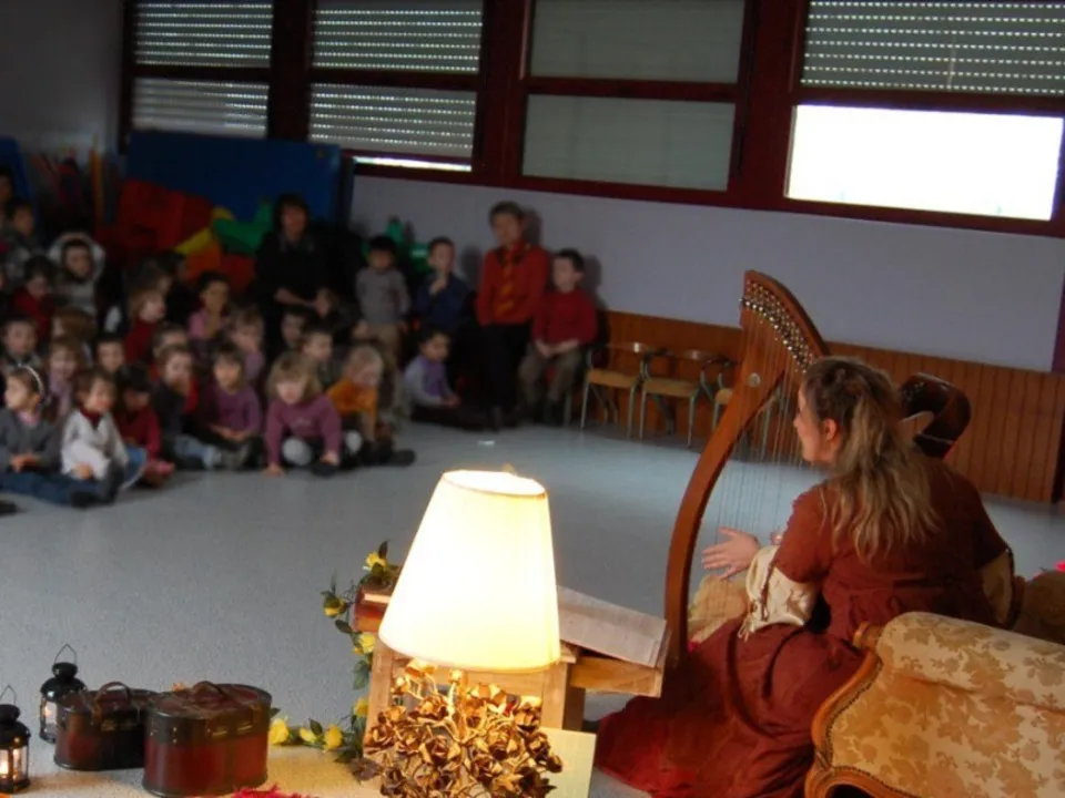 LYDWEN, HARPISTE CONTEUSE