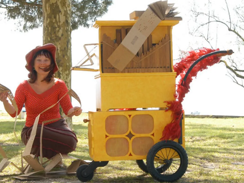 COLIBRI ET SON ORGUE DE BARBARIE