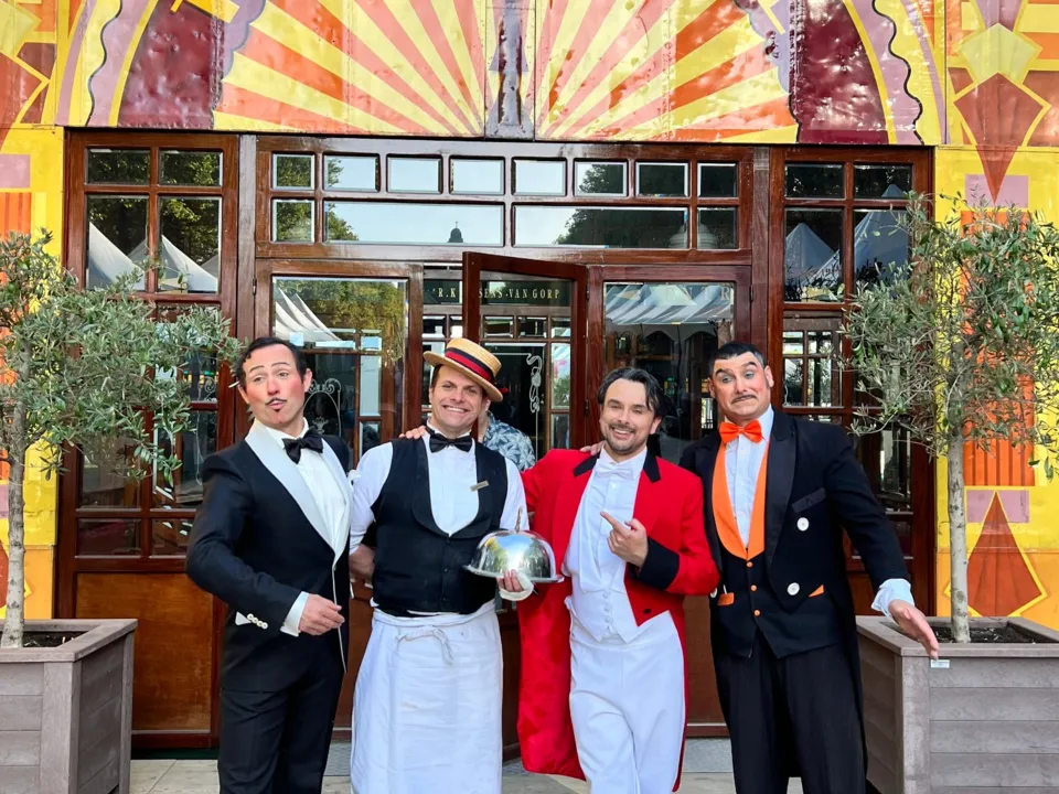 ERIC NONDSEN (SERVEUR COMIQUE)