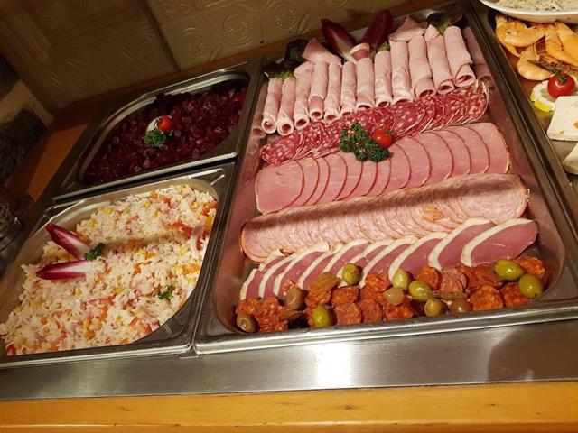 TRAITEUR - HÔTEL - RESTAURANT "LA CROIX VERTE"