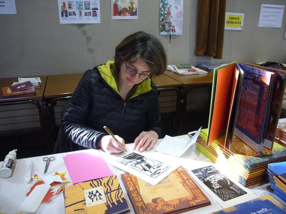 CHARLOTTE MOLLET, GRAPHISTE PRINT ET ILLUSTRATRICE