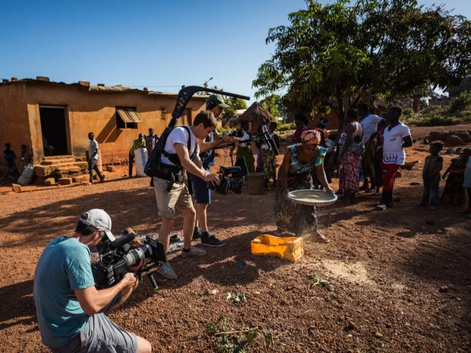 SATELLITE MULTIMÉDIA