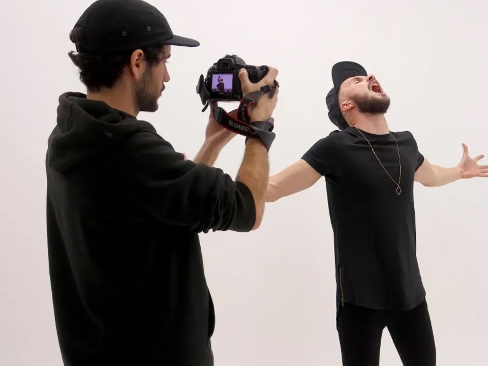 STUDIO UN POIL COURT