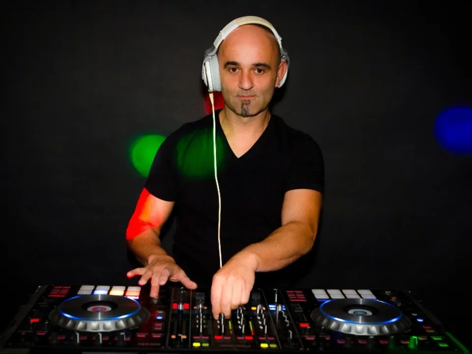 ANIMUSICAL /  DJ ZE_MAX_BO