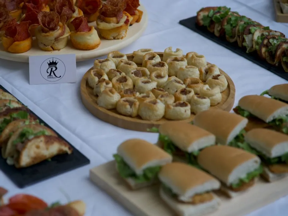 RÉFÉRENCE TRAITEUR