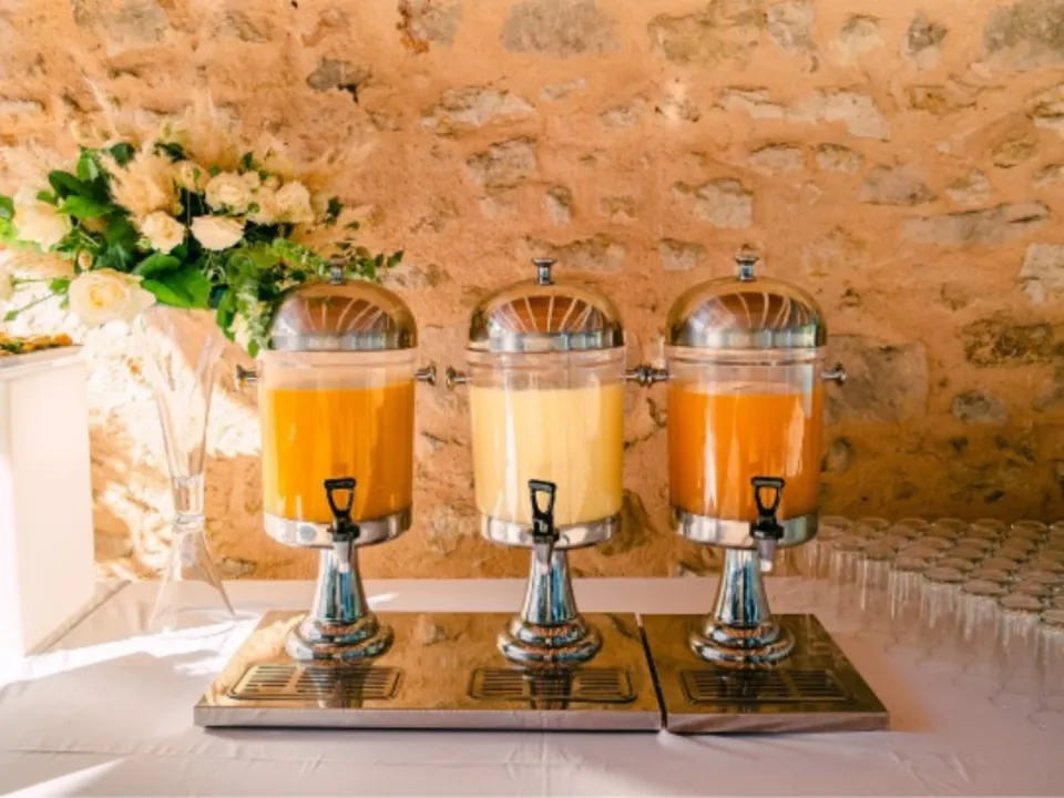 IYENI'S TRAITEUR AFRICAIN