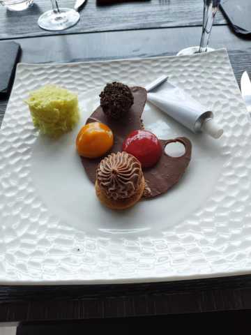 THIERRY ASTRUC TRAITEUR