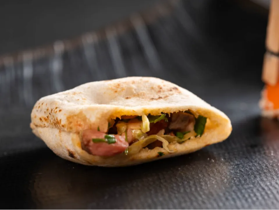 LA TABLE DE CHARLOTTE