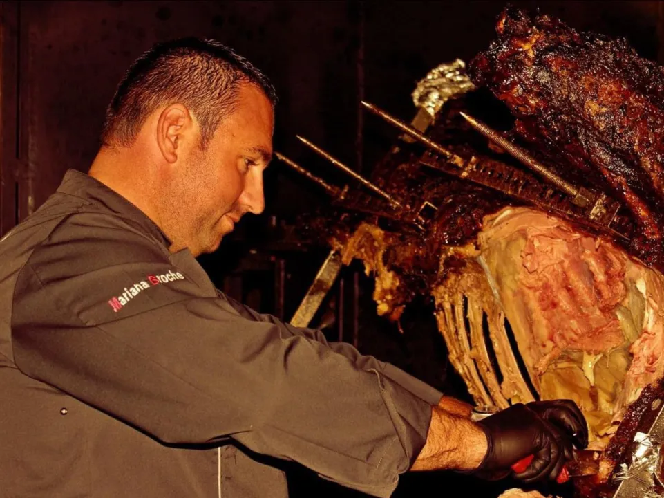 MARIANA BROCHE - VEAU À LA BROCHE