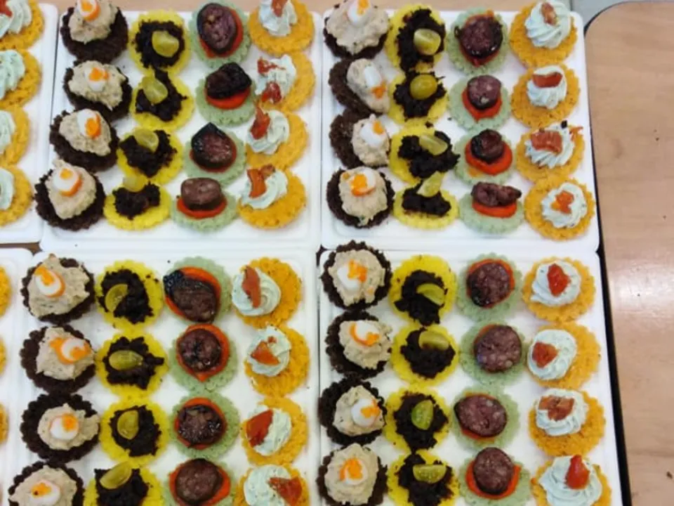 SAVEURS ET DÉLICES TRAITEUR DE RECEPTIONS