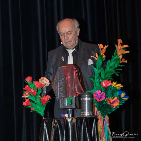 Patrice CARADO Magicien